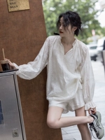 Ароматная белая рубашка