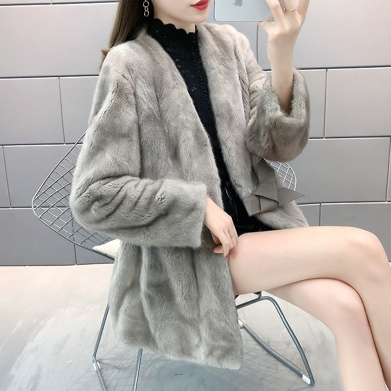 Mink fur coat women's whole mink mid-length imported mink fur coat mid-length V-neck looks thin and temperament young - Taobao