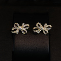 Sweet bow small brooch neckline anti-light clothes pin suit collar pin female cute anti-light day