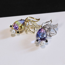Cute Crystal goldfish small brooch female tide exquisite high-end anti-light fashion shirt pin clothes collar accessories