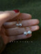 The wind blows perfectly, Shijia small pearl earrings are simple, versatile and gentle earrings, small, short, retro and exquisite earrings.