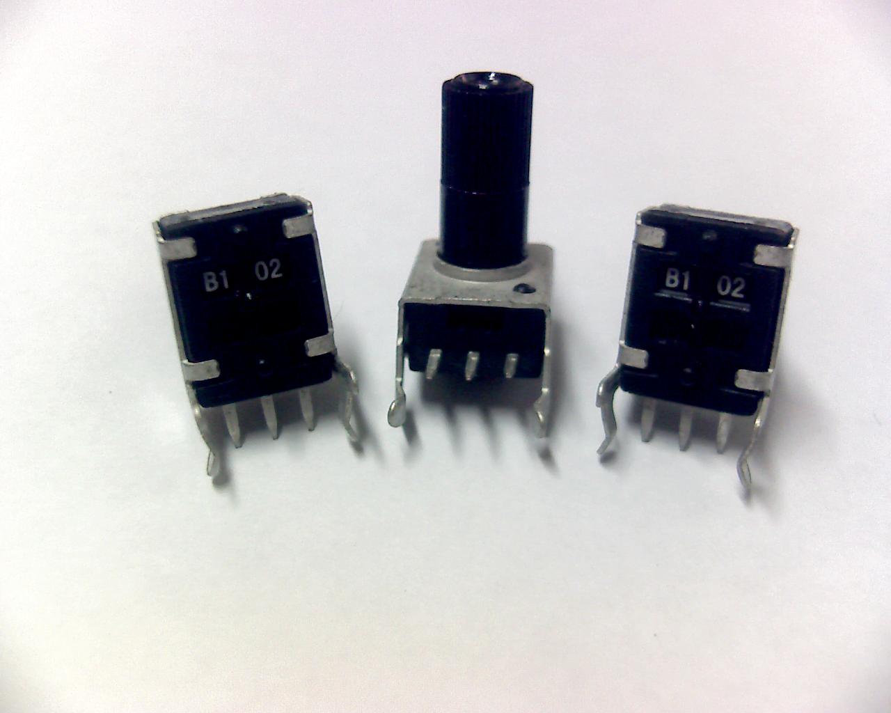 Type 9 potentiometer carbon film small potentiometer horizontal 1K 10K are in stock
