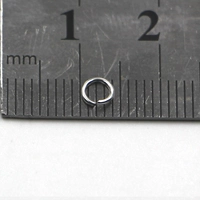 Платиновое открывающее кольцо диаметром 0,6 мм диаметром 4 мм