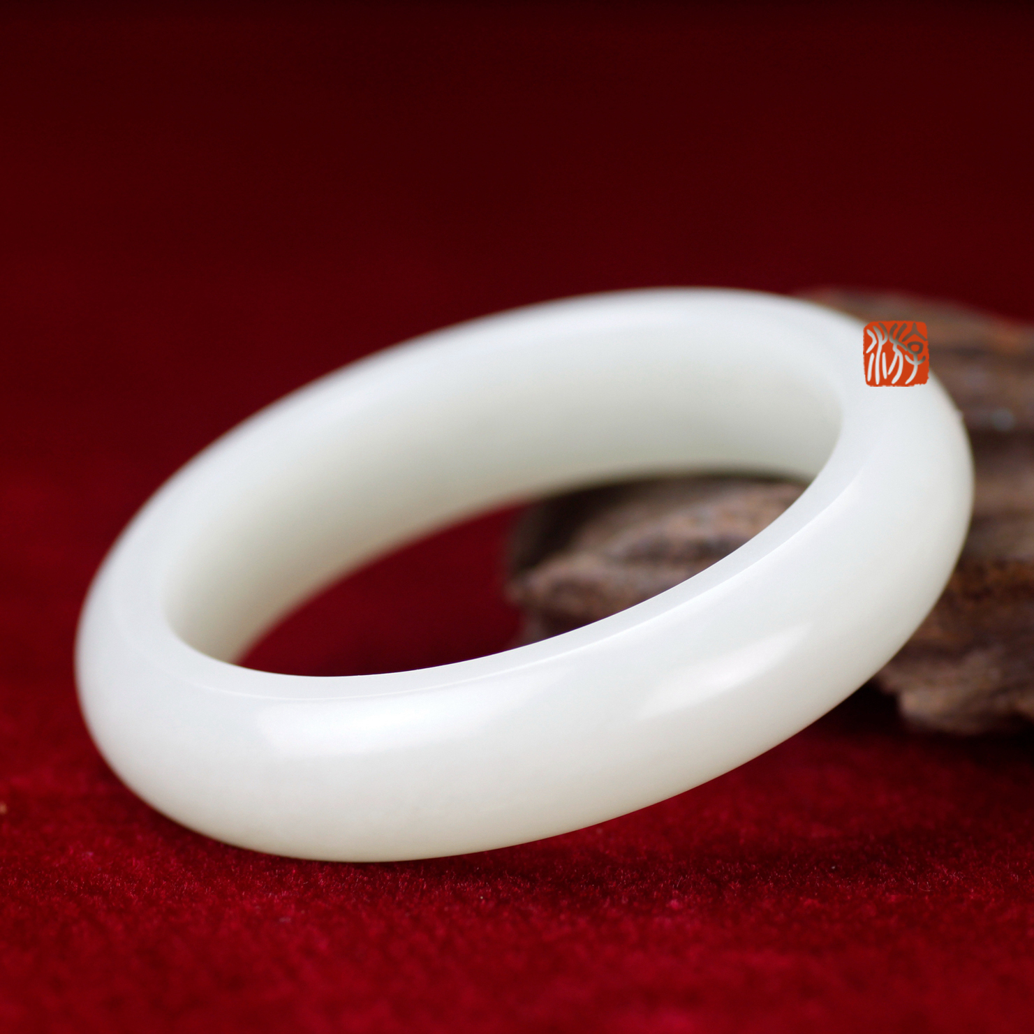White jade seed bracelet Xinjiang and Tian jade jade seed bracelet have been bound