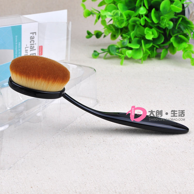 DAISO big creation cute toothbrush type foundation brush super soft seamless bb cream brush does not eat powder makeup brush