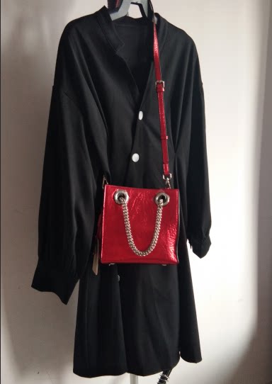 Head Layer Bull Skin Lightning red Three strips with single shoulder bag Sport Leisure Package 