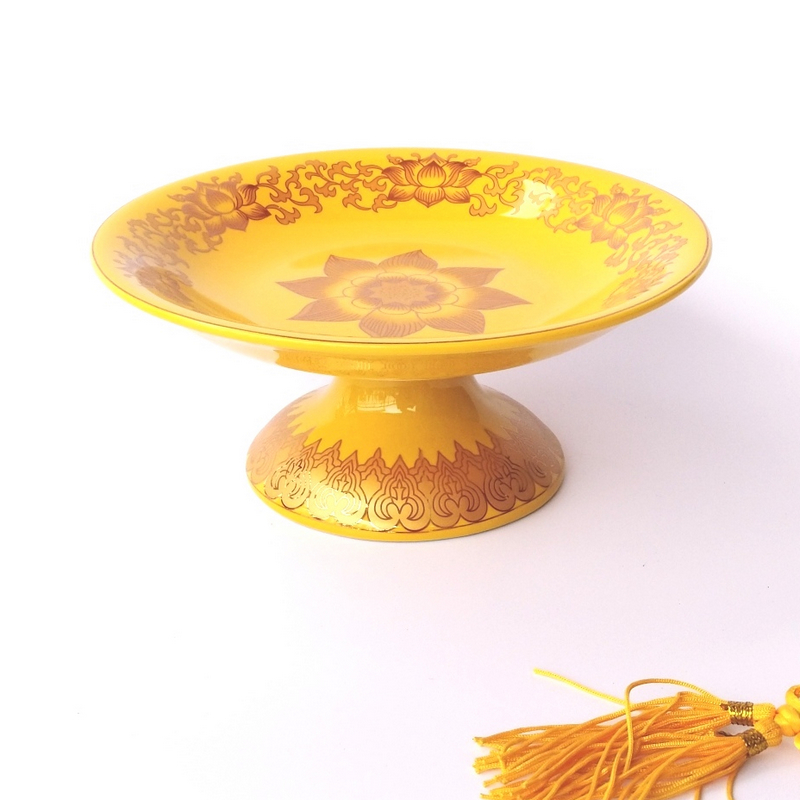  9-inch fruit tray for a no-word lotus ceramic imperial yellow suit for the Buddha gold yellow supply tray