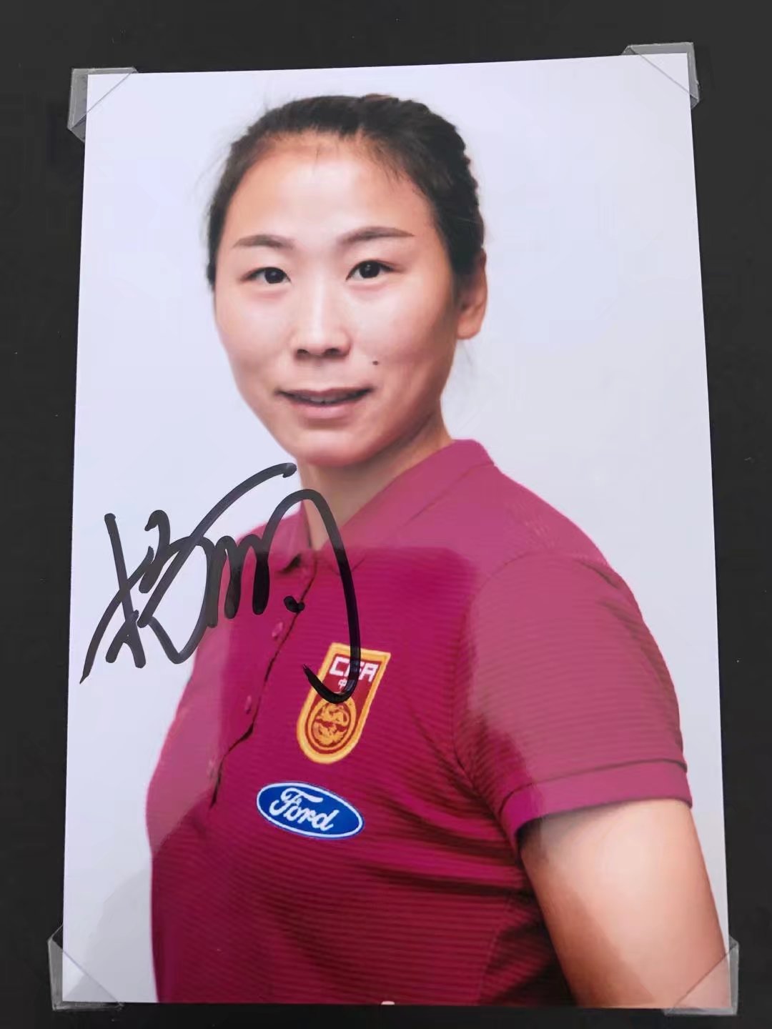 Yang Li Jiangsu women's soccer's pro-pen sign up for (face signing) Non-entertainment reporter Designed