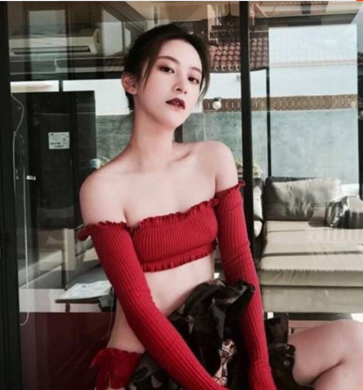 Về đồ bơi - Zhang Zikai Wang Liuwen Star Network Red với tay áo dài lệch vai gợi cảm mặc bikini nữ Bikini Quyến Rũ Gợi Cảm 