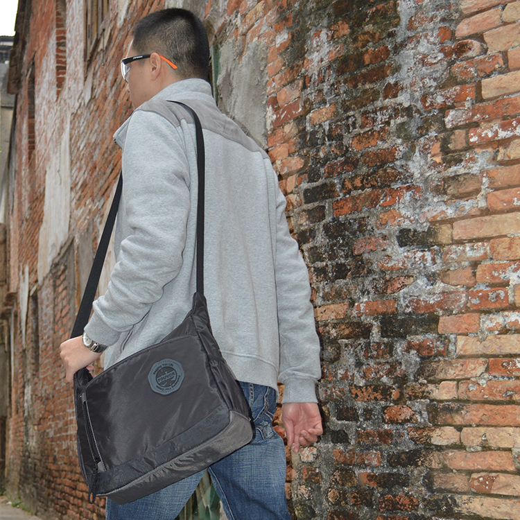 Hot selling tide bag men's bag leisure car sewing mobile phone bag street bag shoulder bag A4 bag canvas