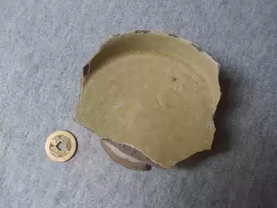 Remnants of old porcelain pieces Sui and Tang Dynasties Jiangxi Hongzhou Kiln celadon grain-free high-footed beans