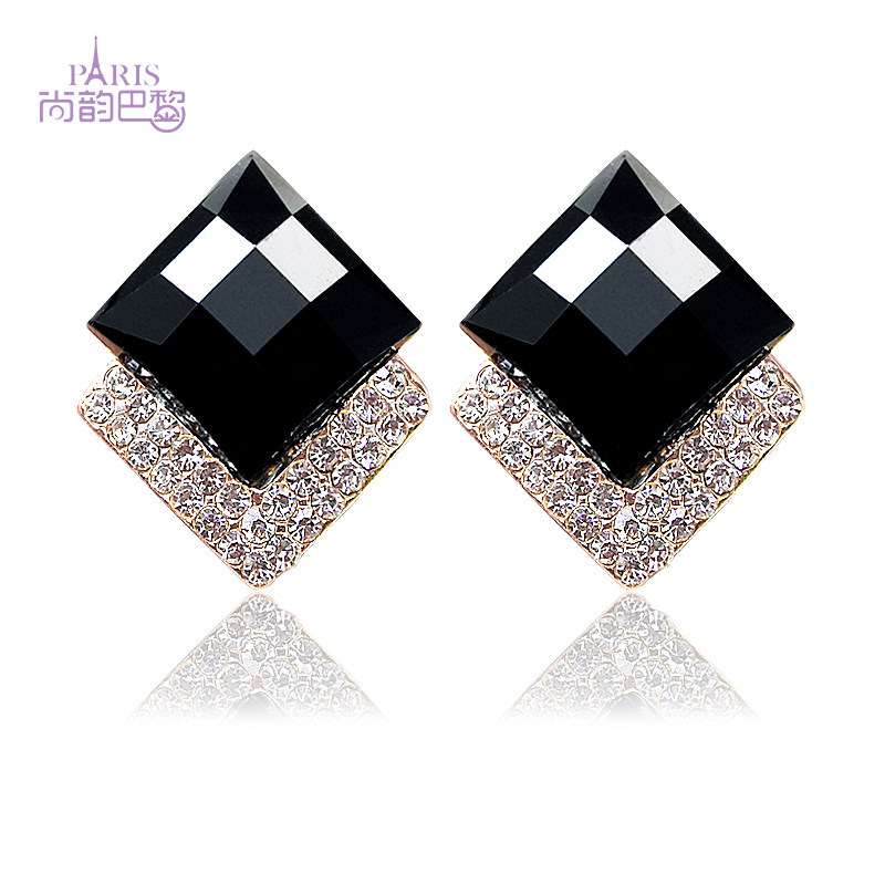 Korean version of the square sapphire earrings fashion atmosphere large earrings diamond-shaped bridal earrings white-collar temperament blue and black ear clips