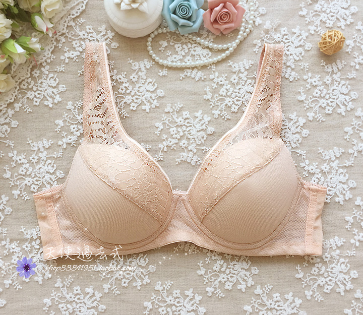 South Korea No steel ring underwear Feminists bra bra breasts bra Chest Clothes Beauty back lace No Marks Flesh color Naked Color 90BC