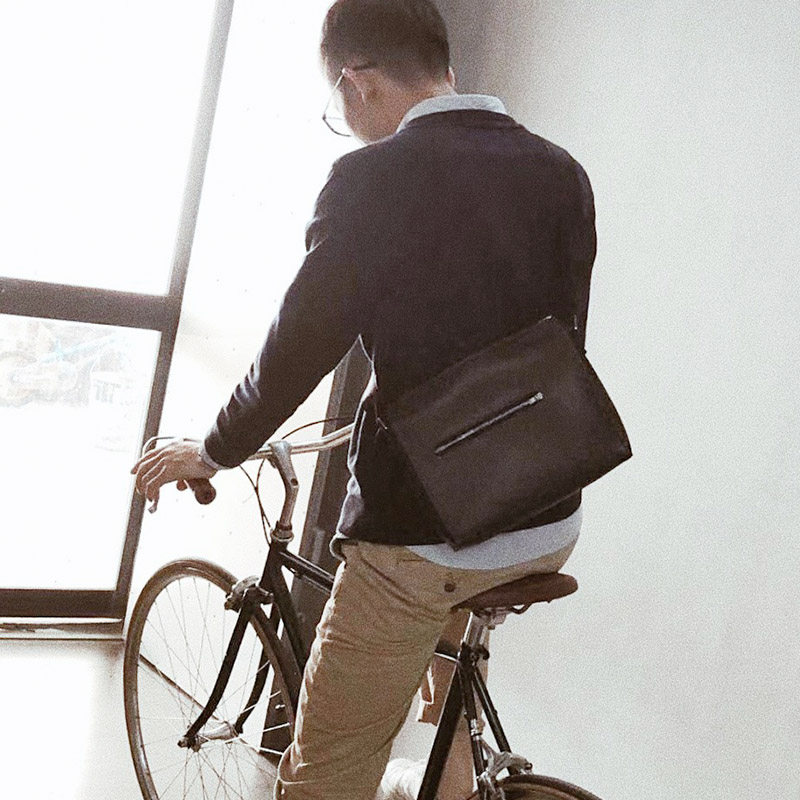 Slow work death flight messenger bag tanning head layer cowhide leather shoulder diagonal men's bag leather casual bag pure hand-sewn