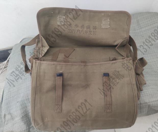 Inventory old goods 60-70s hiking communication bag one shoulder old canvas satchel with zipper hidden pocket