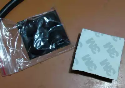 The main case foot pad is very convenient 3m self-adhesive ball type rubber foot (a set of four)