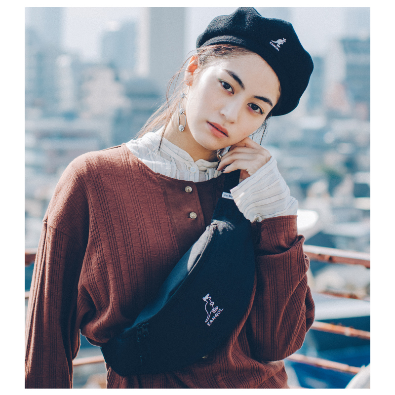 ● Japanese magazine Appendix Tide Cards Fashion Black Kangaroo Men And Women Generic of the Portable Breast Pocket