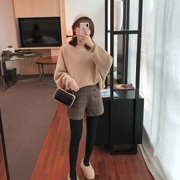 GGhouse Guo Guo phiên bản Hàn Quốc của quần short len ​​kẻ sọc nữ mùa thu đông mới eo cao mặc quần ống rộng giản dị