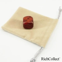 1 кости с бархатным мешком