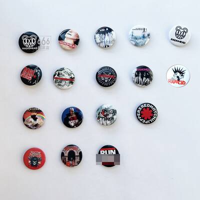 When you spend 5 or more, you will receive a 1-pin R letter small Pin, brooch and badge, as well as 10 metal rock band vests, fabric labels and accessories