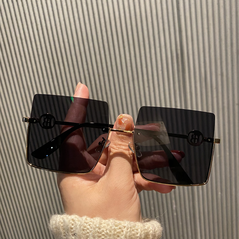 Callen Keith Korean retro tea pigmented sunglasses women's anti-UV large frame thin new sunglasses