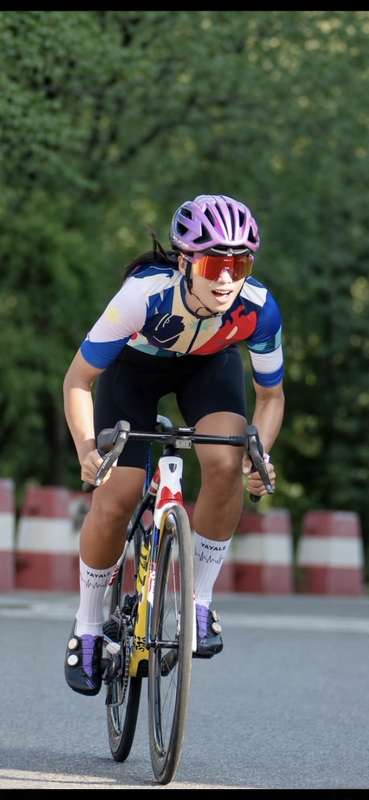 Cycling Socks for Men and Women, Wind-Breaking Socks, Breathable, Sweat-Absorbent, Non-Slip Socks, Sports Socks, Yaya Le Sports, Li Si Signature Photo