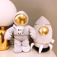 Серая пара (рюкзак космонавта + ракета)