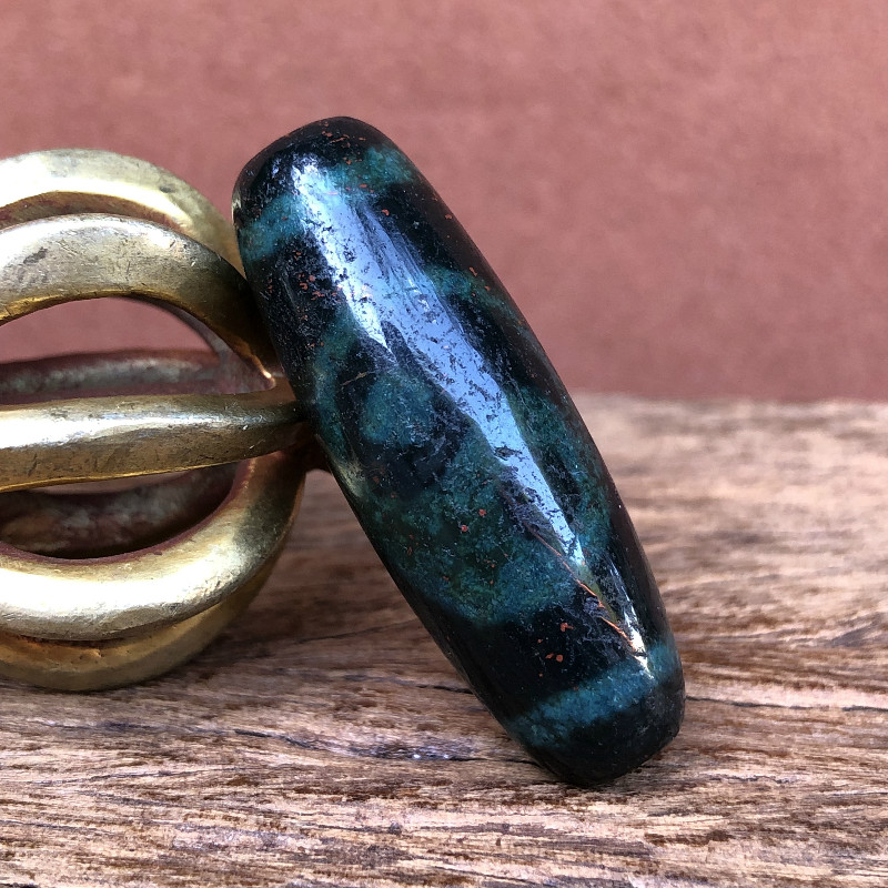 Xiangxiong Tianzhu Tibetan Tibetan area Tai Chi Tianzhu Nine Eyes Shale Tianzhu Nine Eyes Shale Tianzhu Zhensha clear