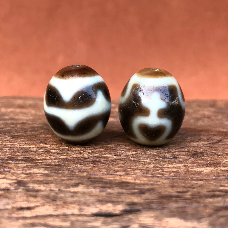 Tibet Tianzhu Tibetan Biography Treasure of tiger tooth lotus Dalootian pearl natural genuine products to pure agate jade medullary pulp weathering