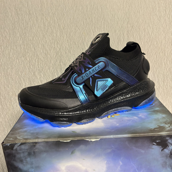 Xtep Children's Breathable Light-Up Sneakers for Boys, Featuring Tang San and Xiao Wu Designs, Model 679415324519 — 5