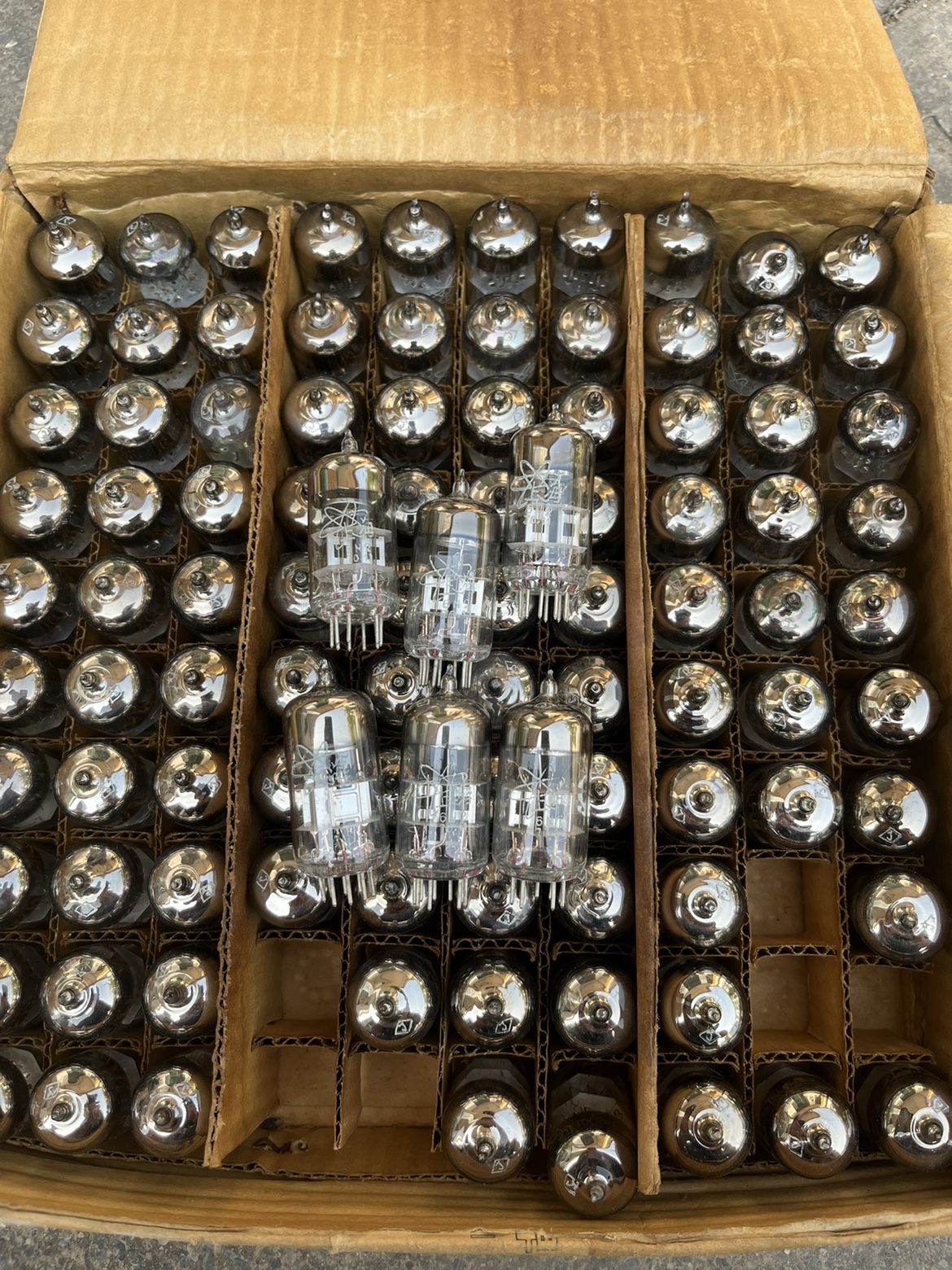 Brand new 6N2J grade dual three-stage electron tube in Shanghai original box