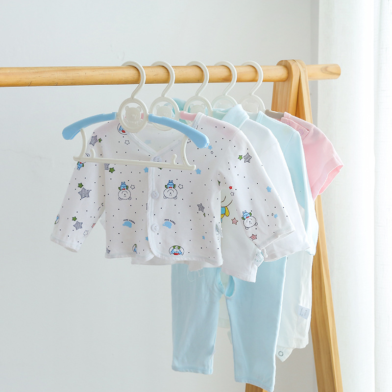 Children's retractable non-slip hanger Children's medium multi-functional plastic household hanger Baby newborn clothes rack