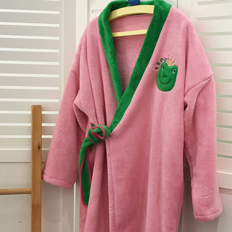 Cute Frog Long-Sleeved Bathrobe for Women, Wearable and Wrapable, Coral Velvet Nightgown, Pink, Water-Absorbent, Quick-Drying Bath Wrap Cute Frog Long-Sleeved Bathrobe for Women, Wearable and Wrapable, Coral Velvet Nightgown, Pink, Water-Absorbent, Quick-Drying Bath Wrap