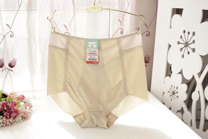 Kích thước lớn phụ nữ eo cao đồ lót bụng hông không có dấu vết vải trơn mềm thoáng khí chất béo mm bảy thước quần lót cạp cao