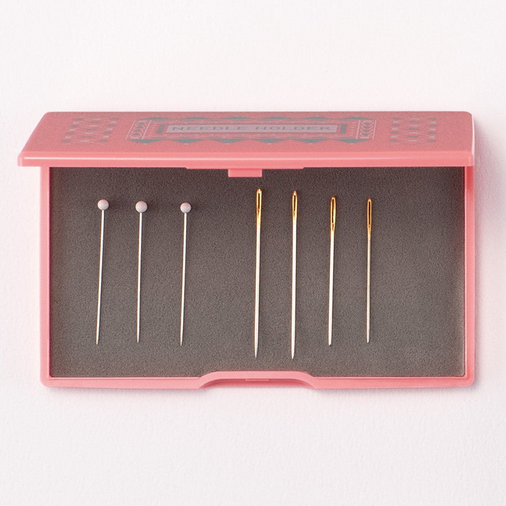 Clover Japan imported Coke magnetic needle storage box two colors 57-692/693
