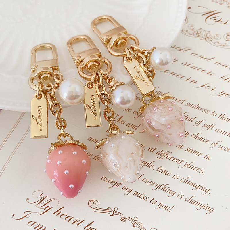 Handmade Japanese Imported Cute Pearl Strawberry Bag Pendant Keychain ins Ornament AirPods Toy Qpot Style Handmade Japanese Imported Cute Pearl Strawberry Bag Pendant Keychain ins Ornament AirPods Toy Qpot Style