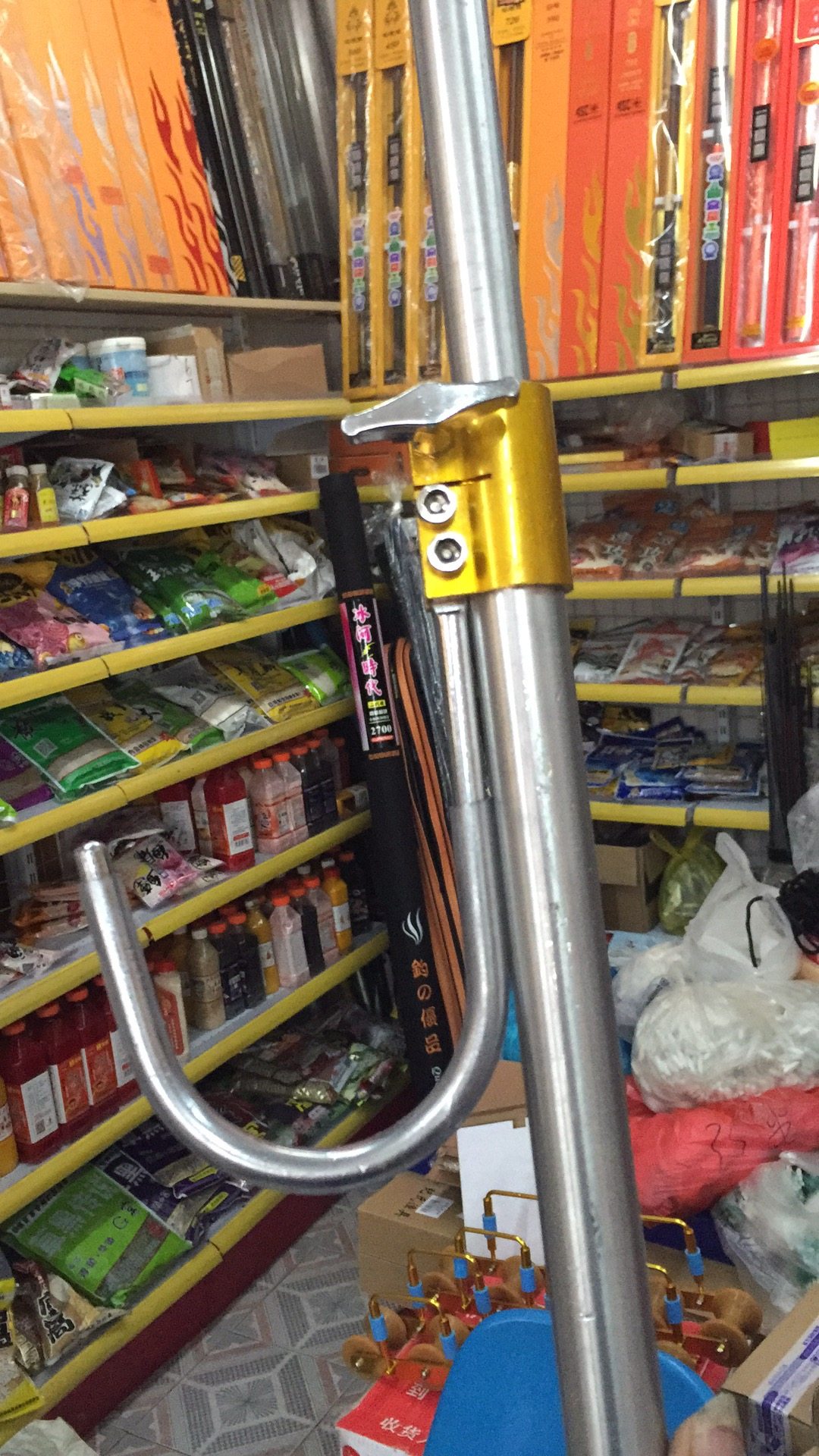 The new long pole hangs 2 sections 2 1 meters gantry ground plug long pole hand pole gun mount fort fishing accessories