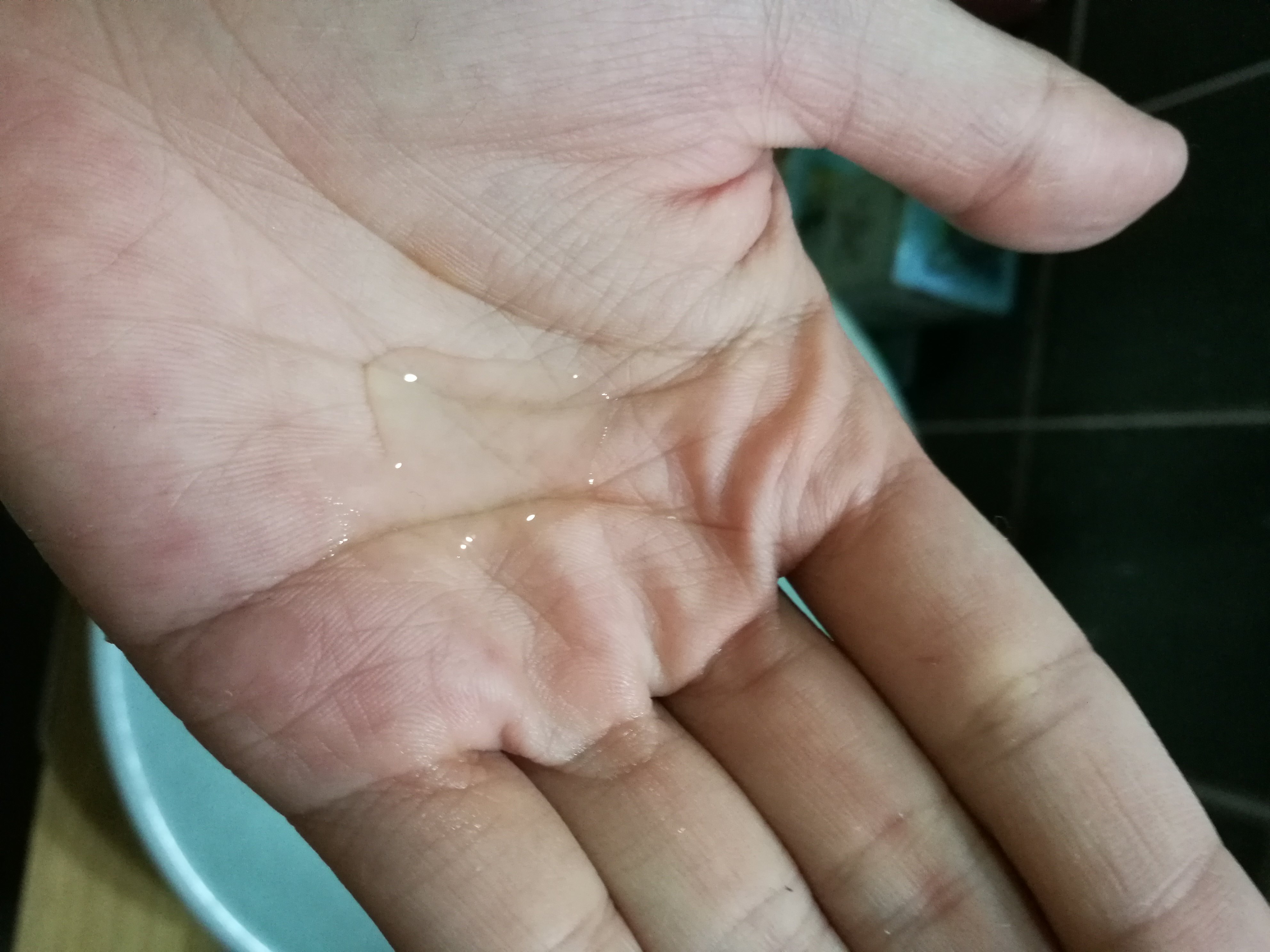 新七白美白精华水