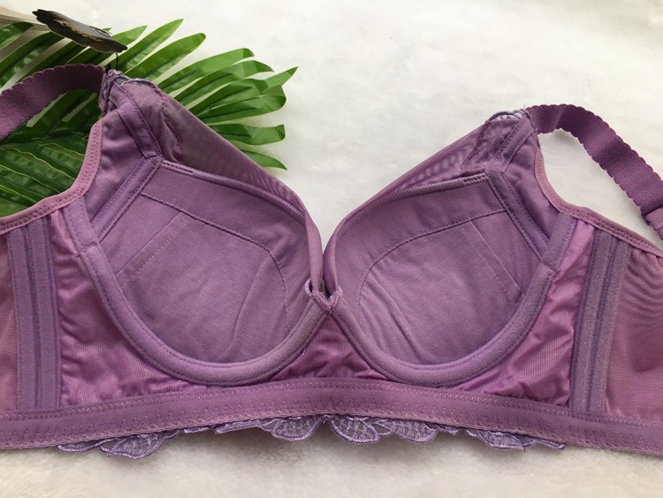 Gói mã bị hỏng Lujia áo ngực chính xác 68352 mẫu xốp mỏng tập hợp áo ngực có thể điều chỉnh 70AB áo độn ngực