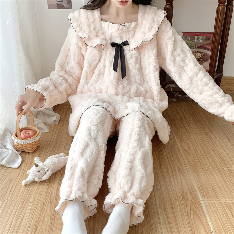 Autumn and Winter Women's Pajamas Plus Size for Fat Women 150kg Sweet Princess Style Coral Velvet Extra Large Size Home Wear Set