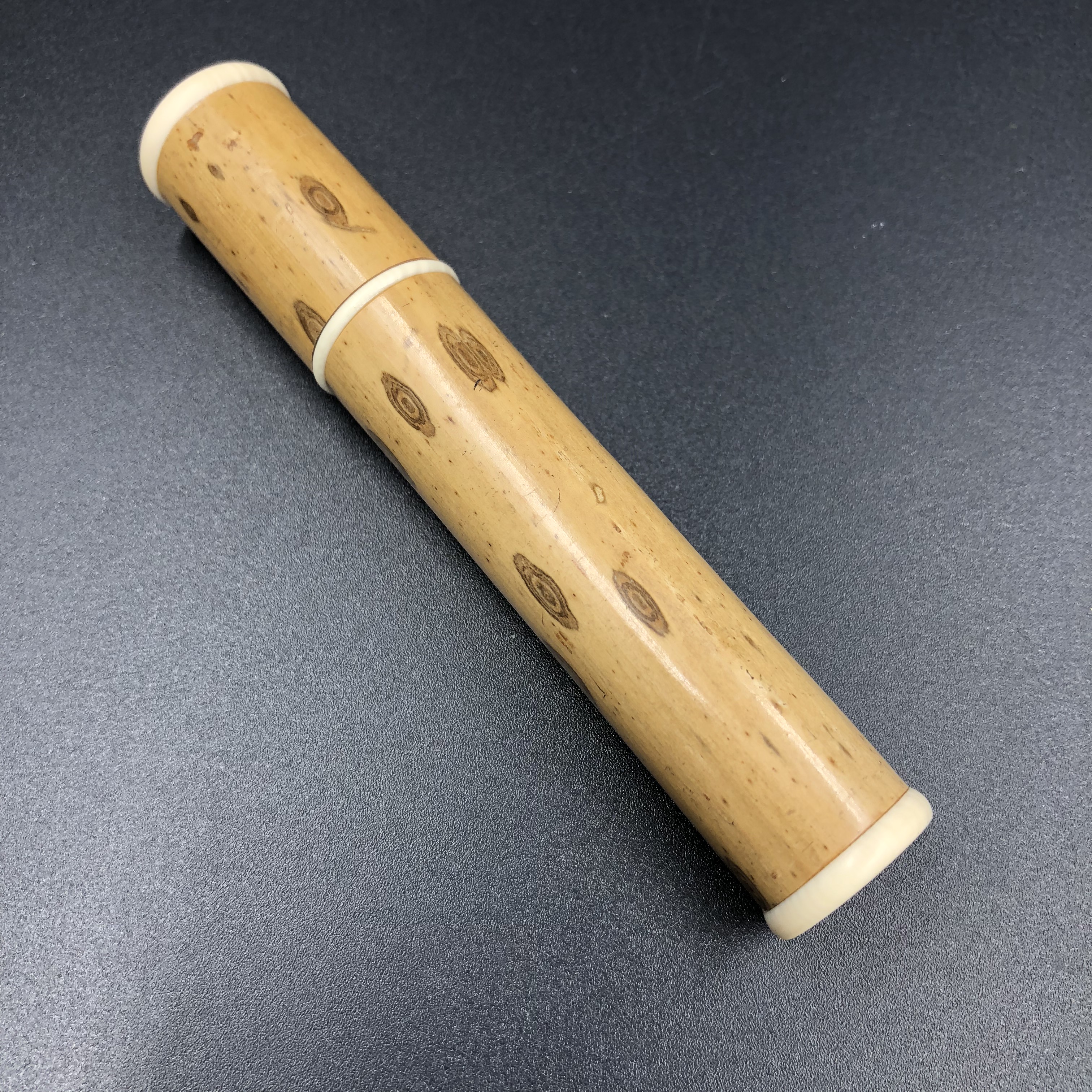 Retro Meilu Tre Lửa Thổi không khí Thổi nhẹ thổi Thổi nhẹ sạc USB Mute Unisex hộp quẹt