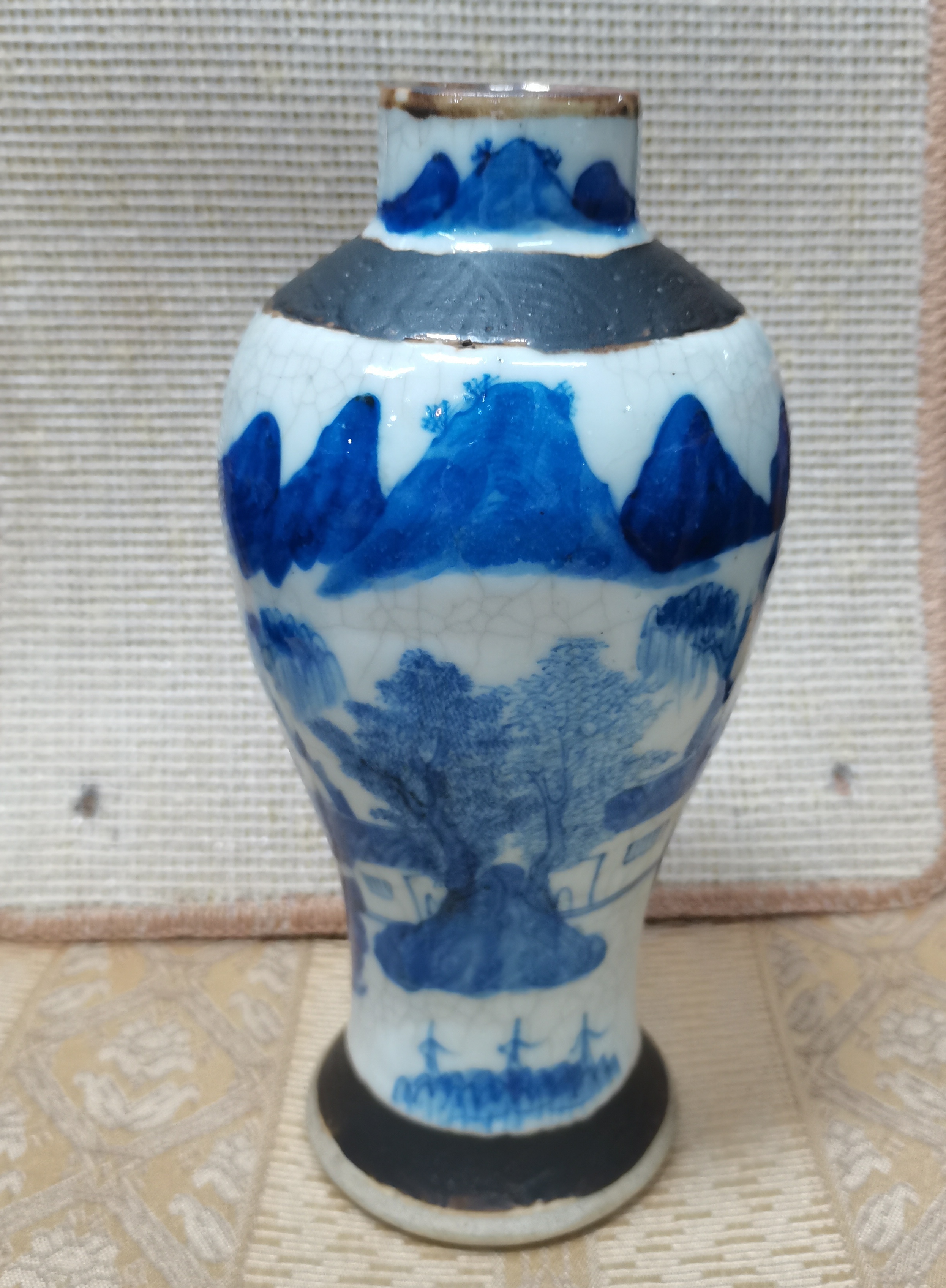 三包老保真古玩收藏品明清瓷器清代成化款铁骨泥青花山水纹瓶