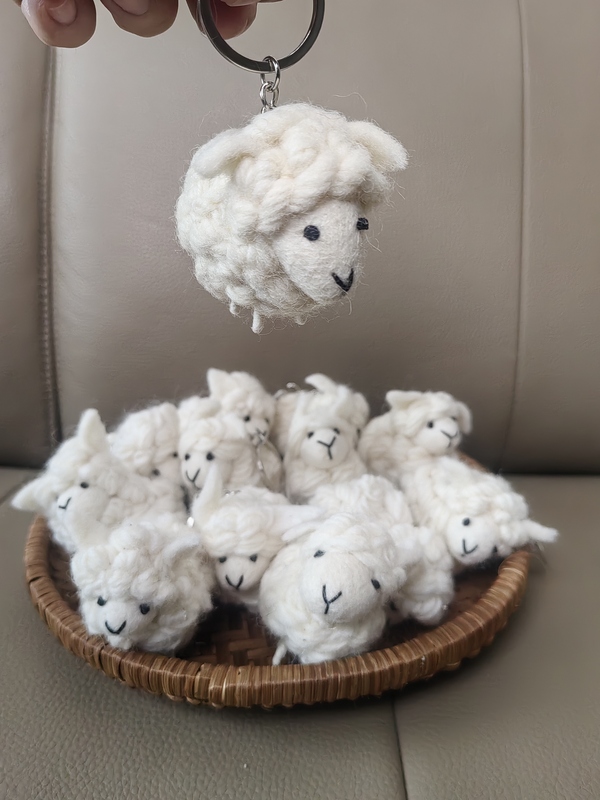 Nepalese Handmade Wool Felt Lamb Pendant Bag Keychain Car Car Hanging Christmas New Year Couple Gift