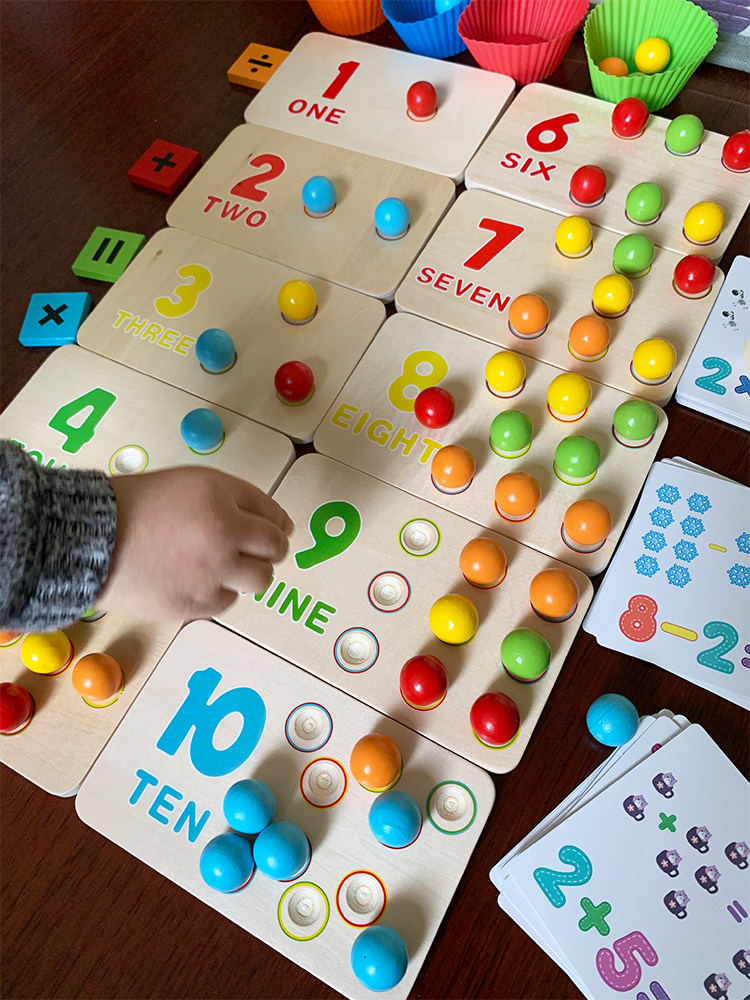 Wooden children hands-on learning with chopsticks number operation training color matching toys boys and girls early education puzzle