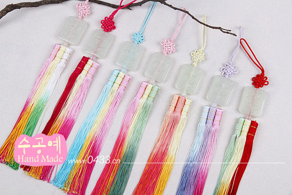 Korea imported imitation jade carved crane bride Hanbok pendant car pendant Korean pendant H-P02681