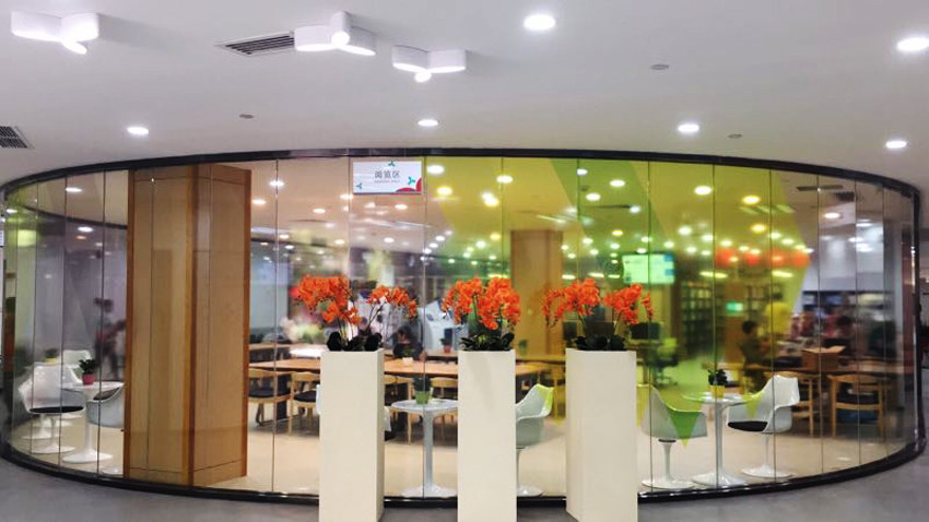 Customized light transparent glass pattern 3M static tape UV UV high definition spray white