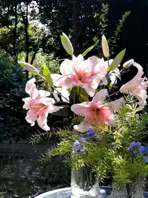 Hand-feeling moisturizing lily flower simulation bouquet living room home decoration wedding floral ornaments artificial flower arrangement