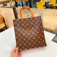 Старый цветок коричневый