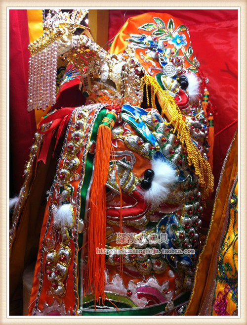 Quality Buddha Statue of the Divine Buddha Patron Saint of the Divine Clothing God of Taiwan Handmade Embroidery Dragon Robe Lotus Flower Clown Religious Craft Gift Hem