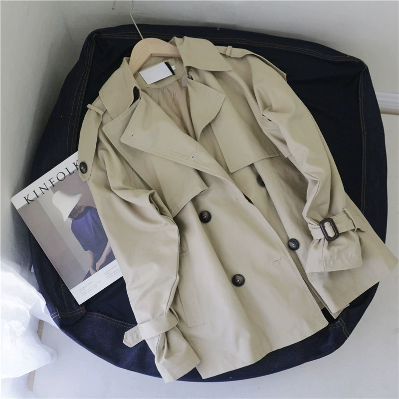 Chất lượng ban đầu Khaki lulu áo trench ngắn mùa thu Hàn Quốc ins người đàn ông nhỏ là áo khoác mỏng nữ hoang dã